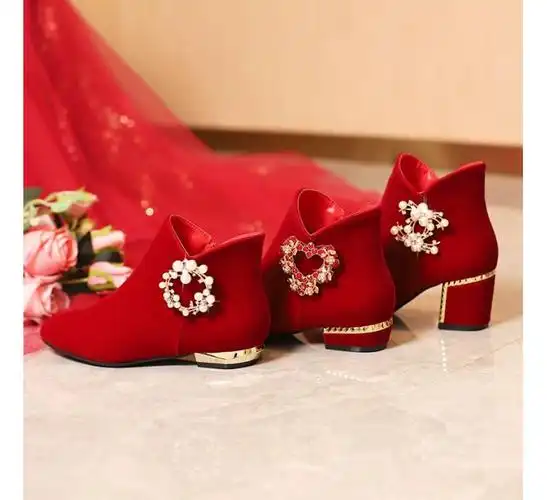 2021年新款小众高级感不累脚冬天高档婚鞋冬季秀和服配新娘鞋鞋