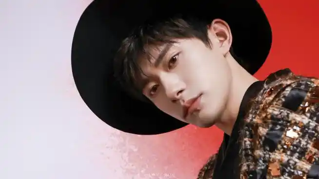 易烊千玺二三逢时戢鳞风起##易烊千玺加盟双11惊喜夜##易烊千玺 限定