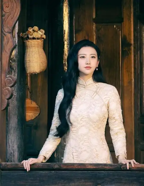 《司藤》景甜旗袍造型,摇曳生姿,气场全开,堪称一场华丽旗袍秀