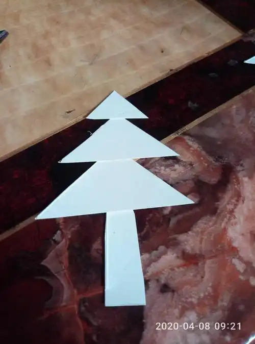 家长辅导孩子们用三角形拼出了各种各样的图形,下面让大家大饱眼福哦