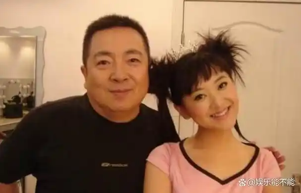 在《七巧板》之前,鞠萍担任主持人,这使她不得不应对巨大的压力.