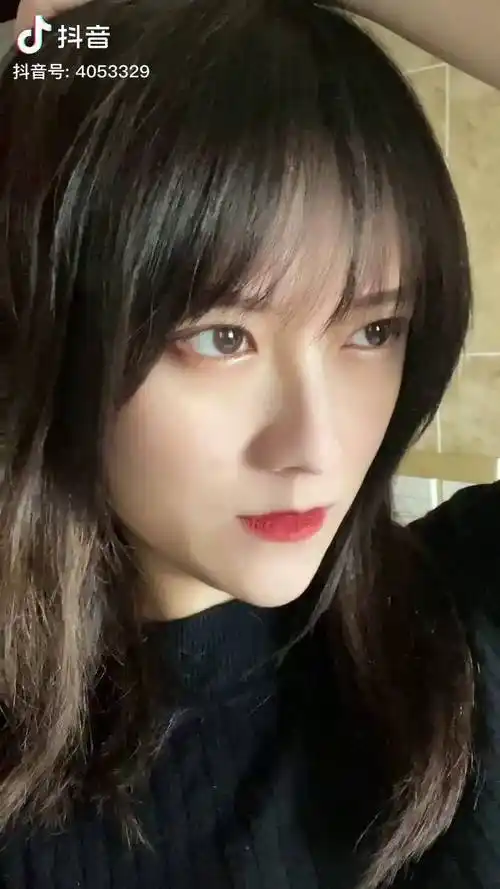 居间惠队长年轻版