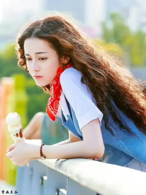 迪丽热巴漂亮的李慧珍