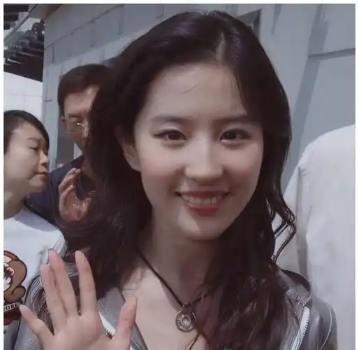 35岁刘亦菲详细履历曝光!