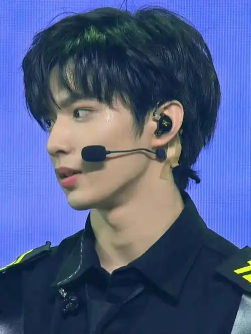 刘耀文怎么流汗都那么迷人啊