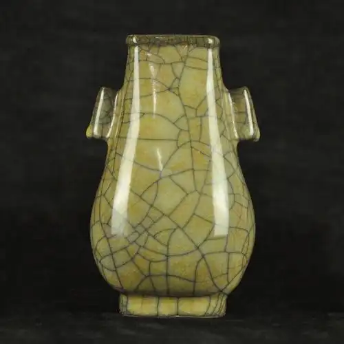 宋代哥窑贯耳瓶