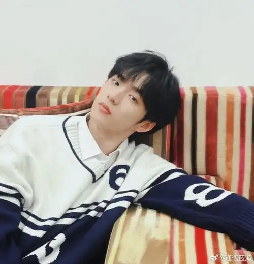 刘耀文[超话]#92#刘耀文电影第二十条# 92#刘耀文 唱跳rap全能