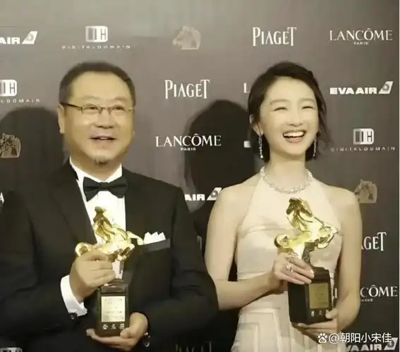 上一次这么有争议还是《道士下山》扮地中海道士,和林志玲的亲密戏.