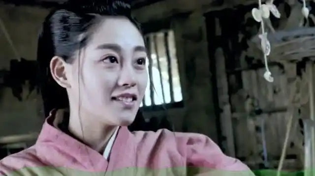 灵魂摆渡里的祝绪丹真的太好看了单纯又可爱