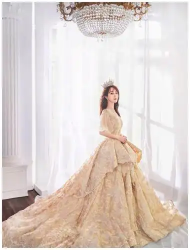 杨紫新时尚大片曝光,穿婚纱唯美优雅,公主范十足!