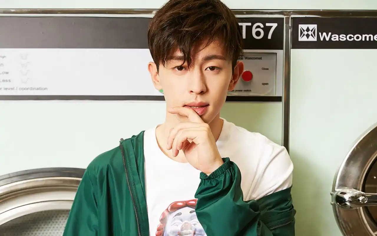 邓伦高清帅气杂志写真图片桌面壁纸