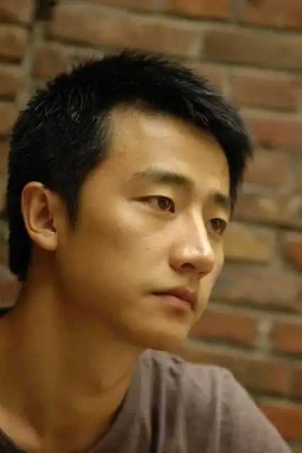 黄轩:童年不幸,事业不顺,灿烂情史却不少?