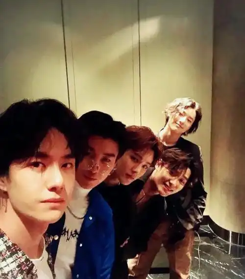 王一博队友金圣柱宣布结婚生子被李汶翰的一句话坑惨了