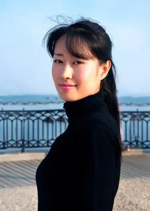 回顾44岁刘敏涛为了婚姻丢掉事业没了收入离婚后怎样了