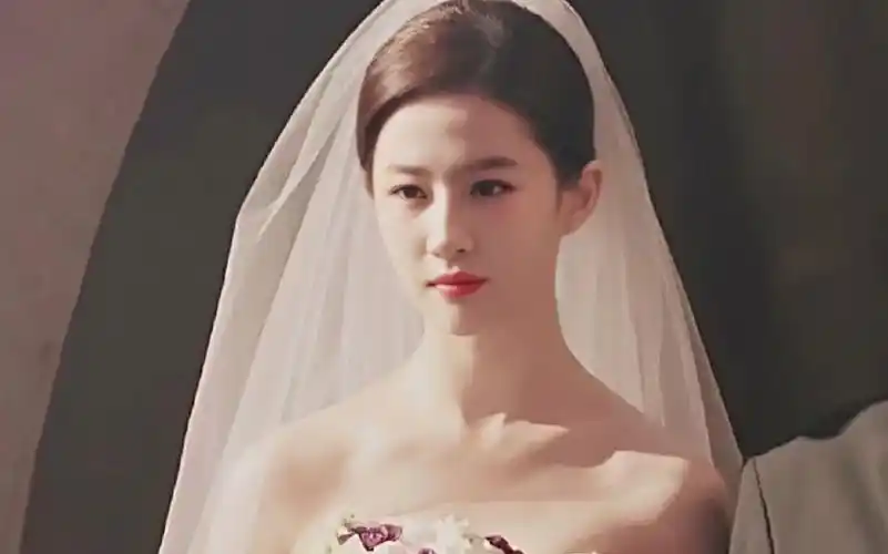 穿上婚纱的刘亦菲,你是最美新娘! ! !7815