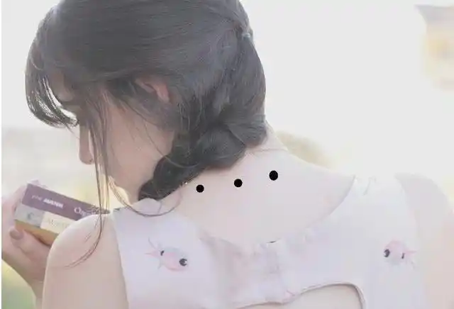 痣相:背部有4大吉痣定有福所依,腰缠万贯享富贵_网易订阅