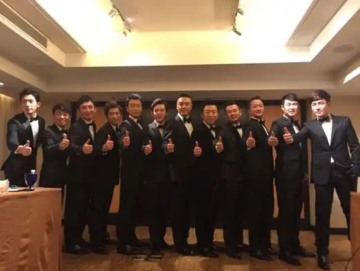 吴京担任黄晓明伴郎团