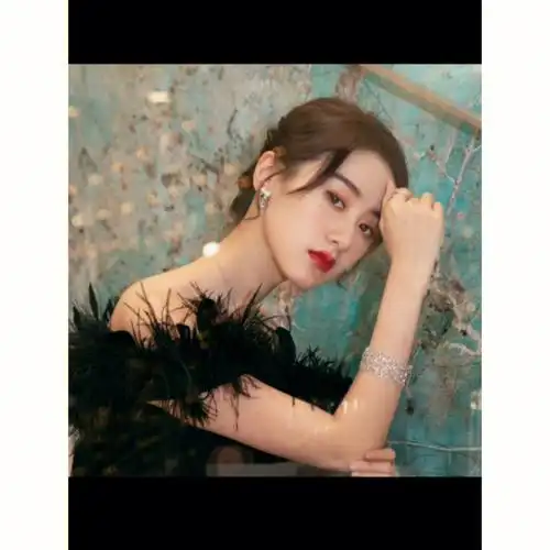 冰淇淋们请给袁冰妍一片蓝紫色的海