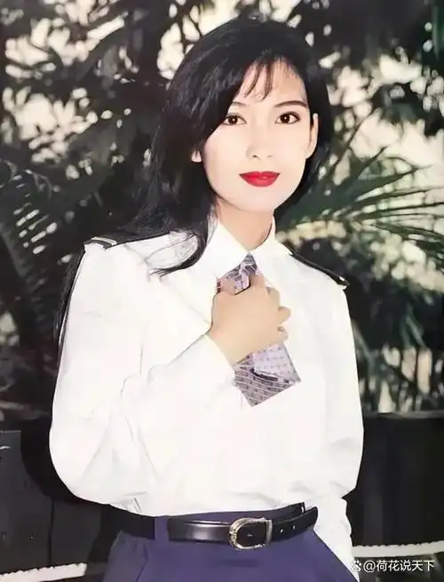 周慧敏,1967年11月10日出生于中国香港,祖籍广东省中山市,中国香港女