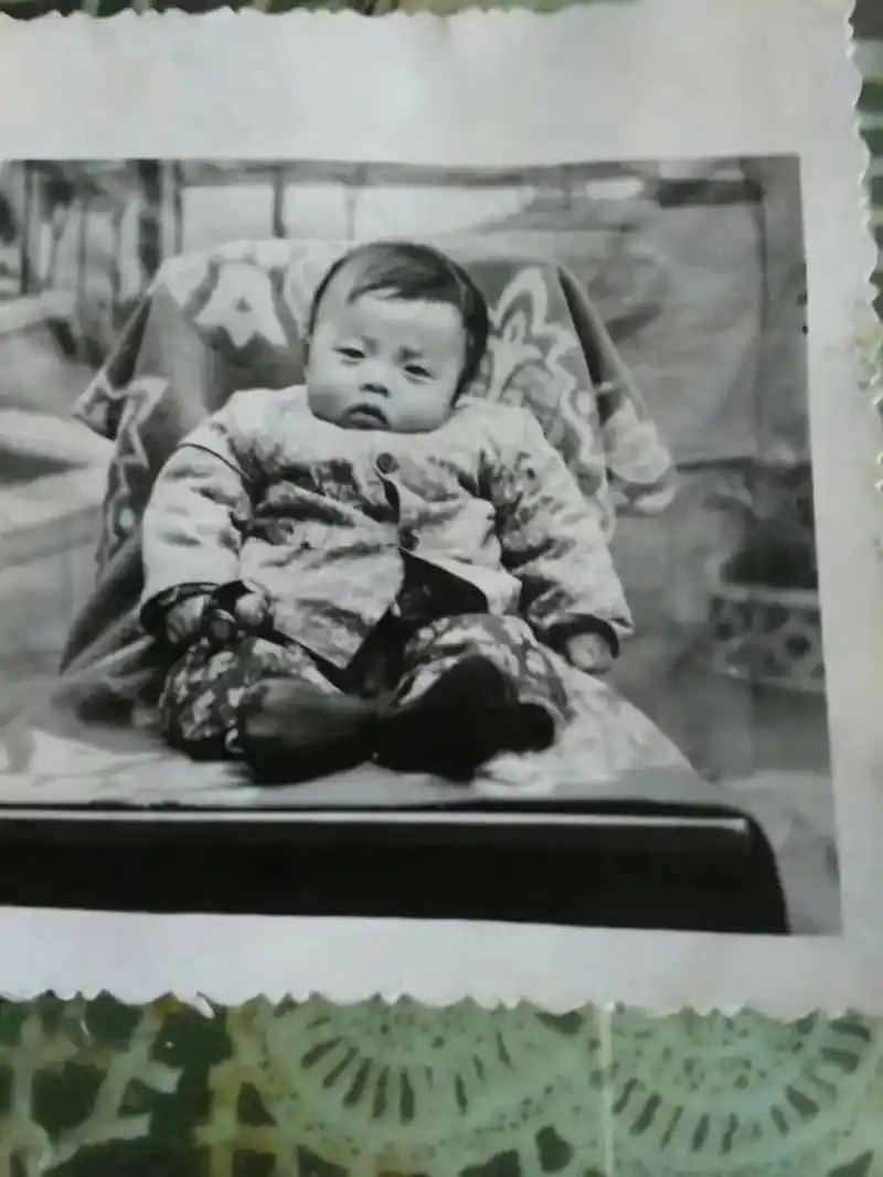 发一组从小到大的照片[微笑] - 抖音