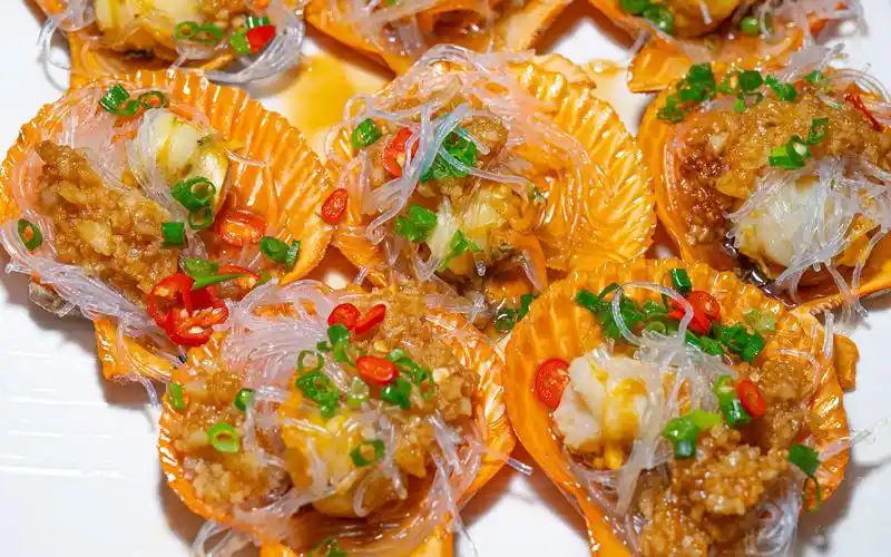 性价比超高的海鲜-蒜蓉粉丝蒸扇贝,做法简单,味道却是炒鸡棒!