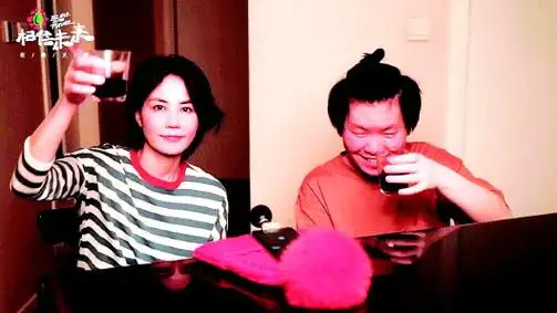 王菲现身"相信未来"义演,与常石磊合唱《人间》