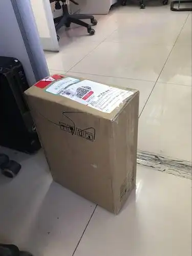 上周购置单电版本,包含主机套件与电池,桨叶和护桨,快递包裹都未拆,现