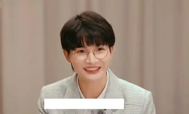 周深超话#周深声生不息##周深声生不息家年华#眼镜饱饱纯享!