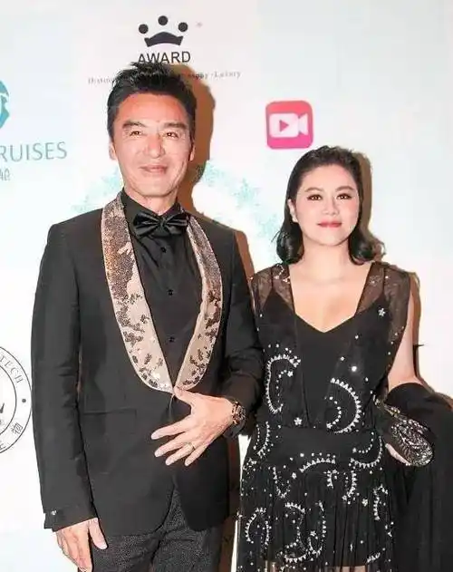 助理变爱人:盘点与女助理结婚的九位男明星_萧敬腾_古巨基_婚姻