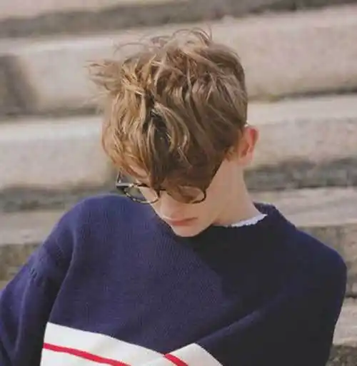 欧美文艺范小青年留什么发型清瘦潮男发型图片3