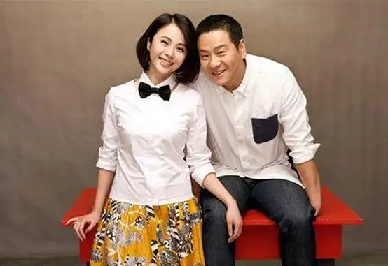 她貌美却演丑女走红,被大23岁男友抛弃后险些当了尼姑,今婚姻幸福!