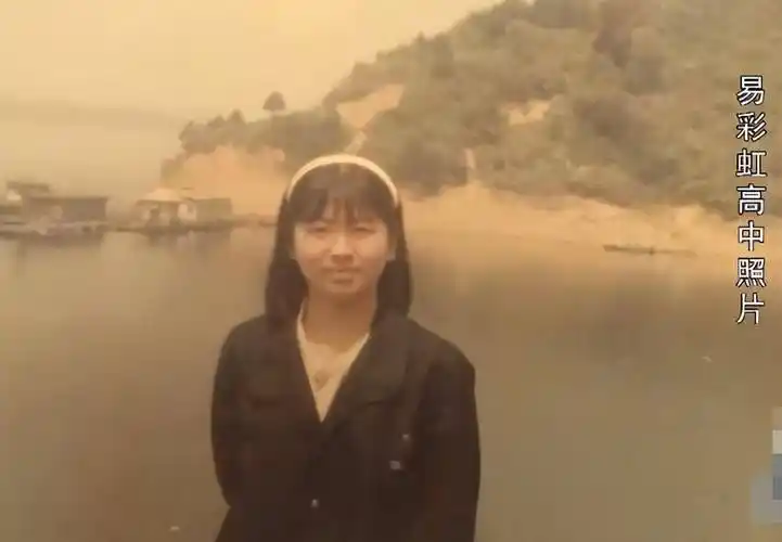 90年江西高二女孩帮10岁陌生男孩,27年后弟弟痛哭:你怎么不找我