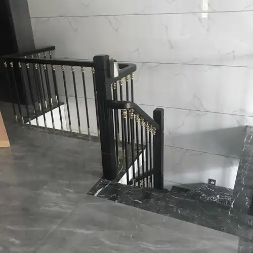 设计的楼梯觉得还可以,上下楼蛮安全的哈!