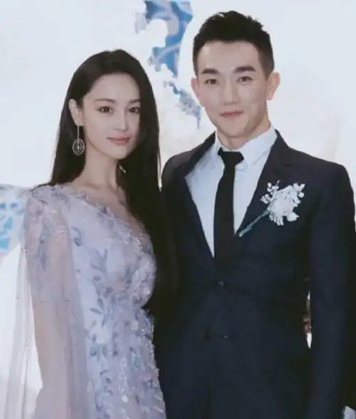 靠嫁人翻身的张馨予深扒她老公何捷网友确实很牛啊