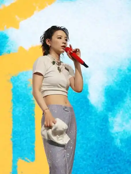 李斯丹妮羊都被你数没了的微博视频