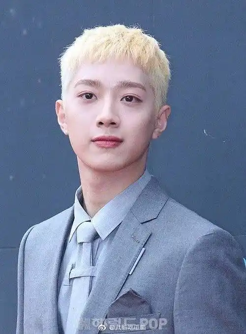 赖冠霖金发# 赖冠霖活动,新发型金发寸头. 来自艾玛娱乐菌 - 微博