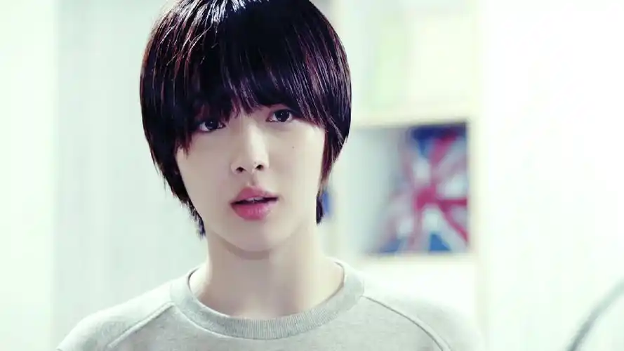 崔雪莉短发剧照