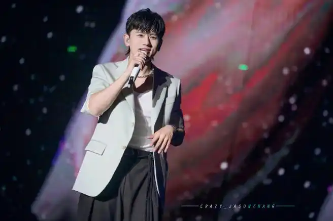 张杰独家星海直拍##张杰未live巡回演唱会