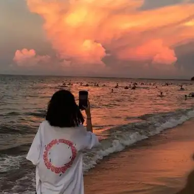 唯美夕阳落日背影女头真人图片