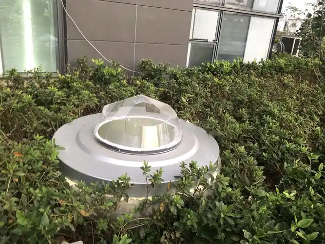 尚拓导光管采光系统将自然光导入地下车库,不仅可保证在地下车库空间