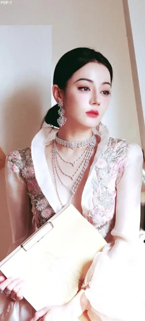 迪丽热巴生图秒了