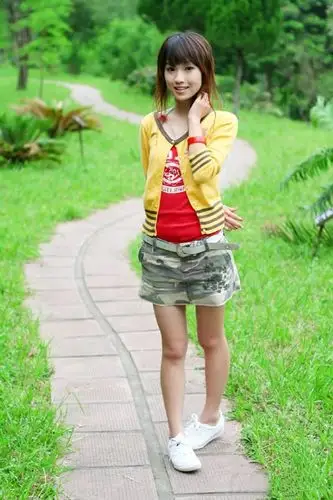 白皙性感美女少妇诱人写真图片