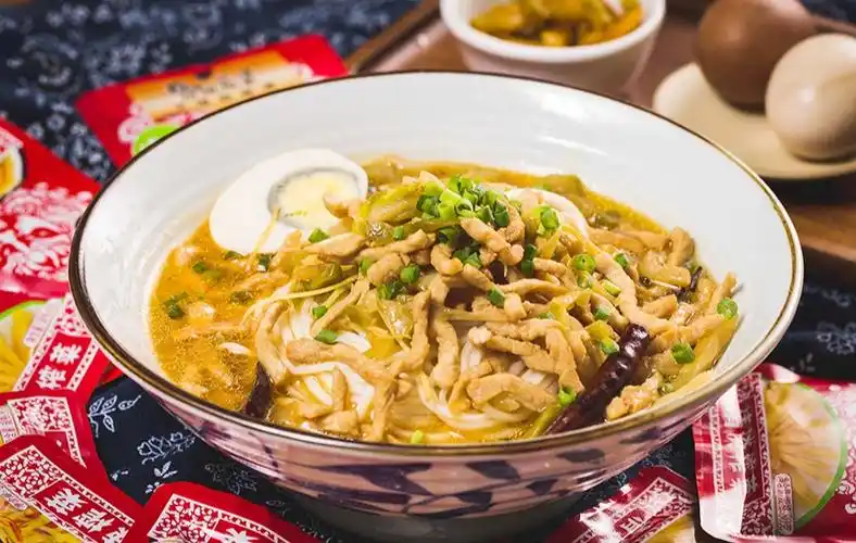 榨菜肉丝面,做了一个高调炫富的面,据说家里有矿的人都这么吃!