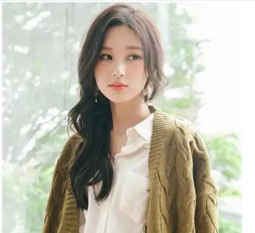 方脸适合八字刘海吗 方脸八字刘海如何打理迷人