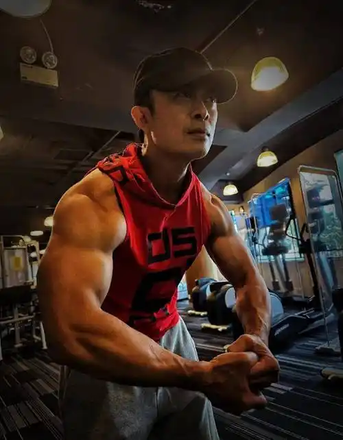 50岁樊少皇演牛魔王,身材比30年前好多了《力王》网友震惊_网络_影片