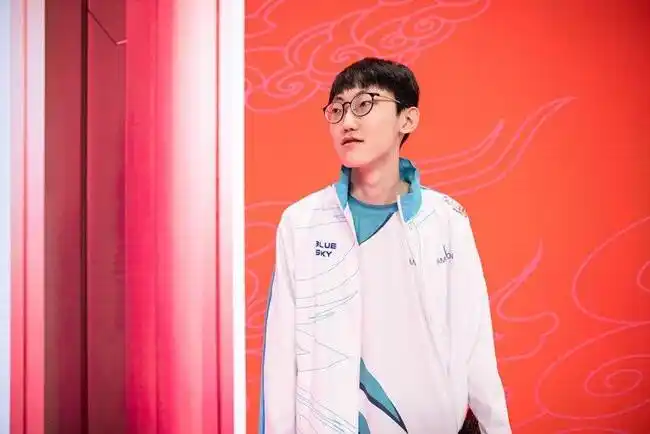 战队相关nuguri称fpx诚意最大所以加入渴望对阵sn上单选手bin