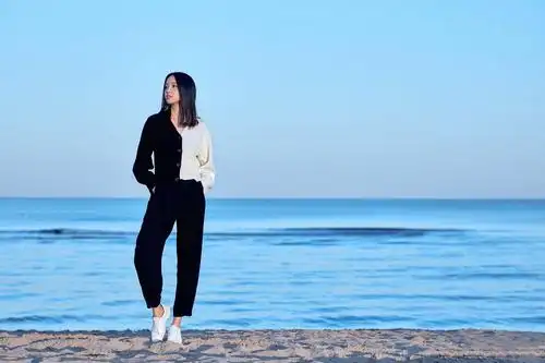 世界小姐张梓琳秀孕肚衣品时尚有气场身材纤细却坦言想减肥