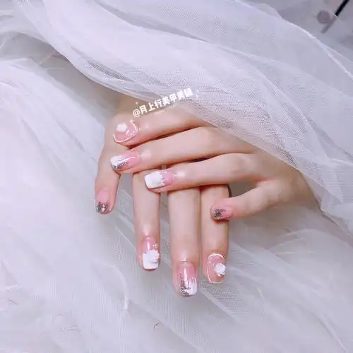 14岁的小美女顾客,做完之后超满意#山茶花美甲  上手真的很精致很好看