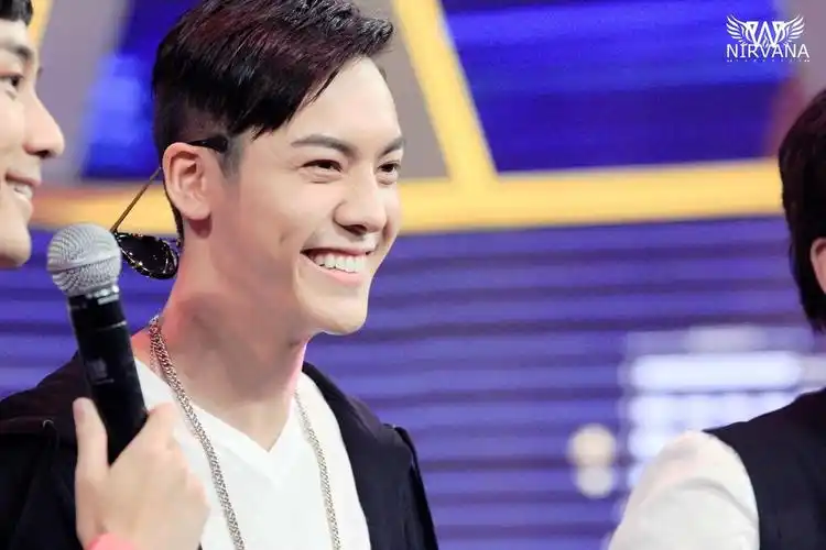 陈伟霆盘点150408甜蜜治愈笑容可爱的牙齿精