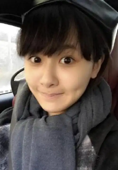 淡妆/素颜的杨紫